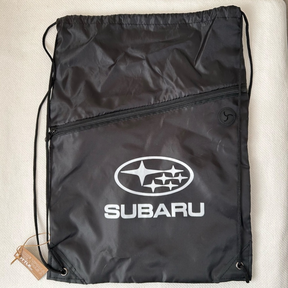 Subaru Cinch Sack Zipper Pocket Star Logo Black White Tote String Bag NEW NWT - Picture 6 of 6